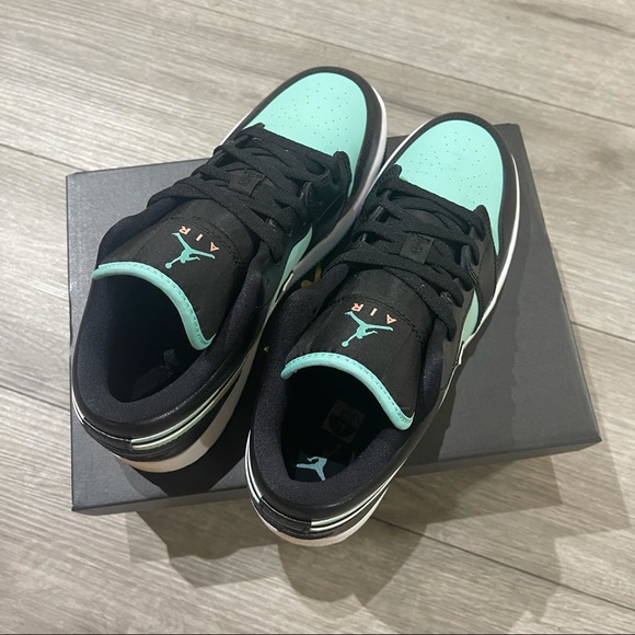 Jordan | Shoes | Air Jordan Low Se Gs Tropical Twist | Poshmark